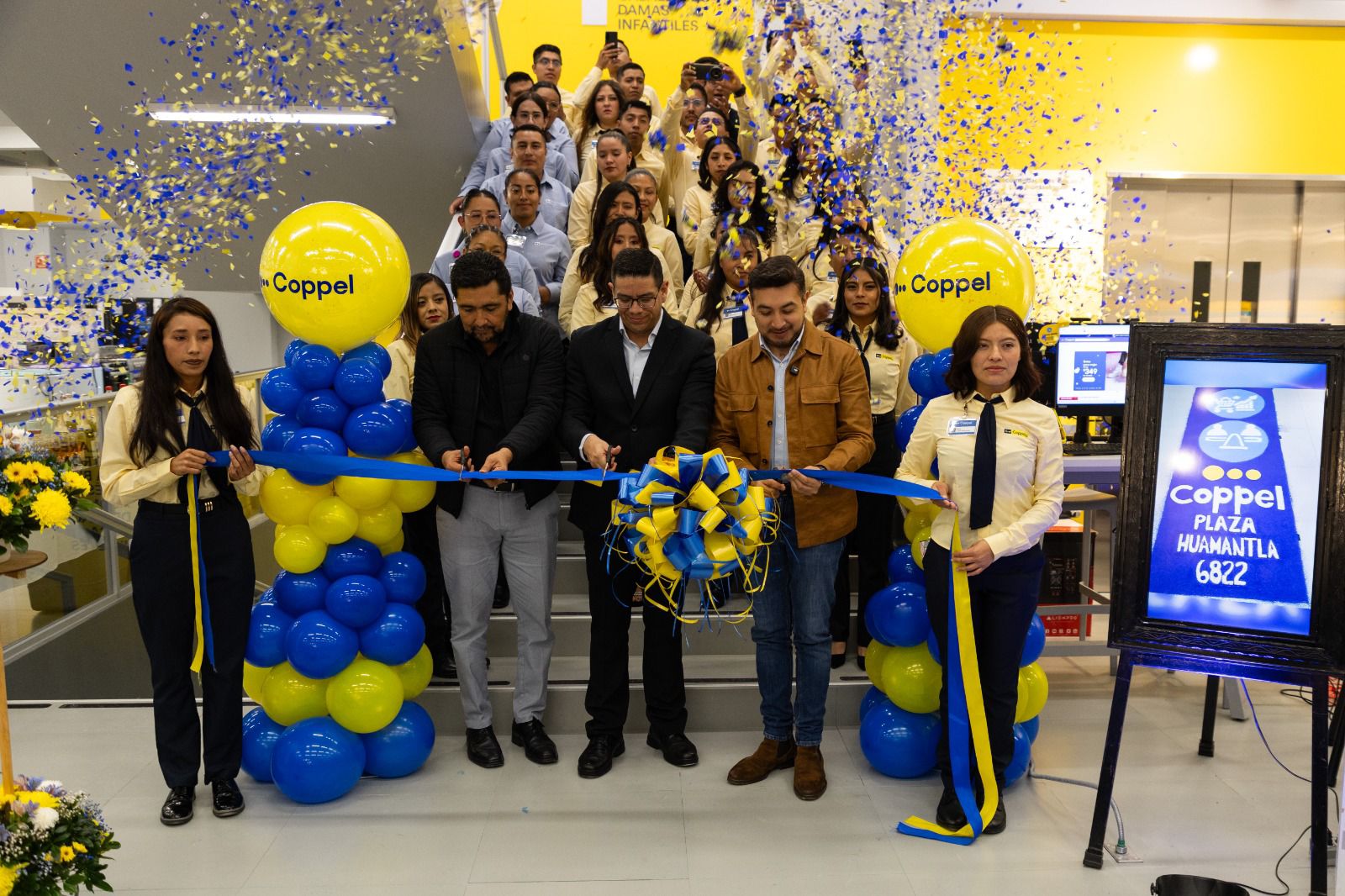 Inaugura Salvador Santos nueva sucursal Coppel en Huamantla